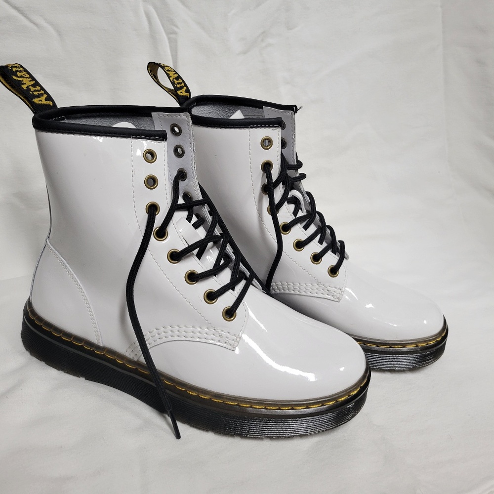 BRAND NEW DR.MARTENS ZAVALA COMBAT BOOTS